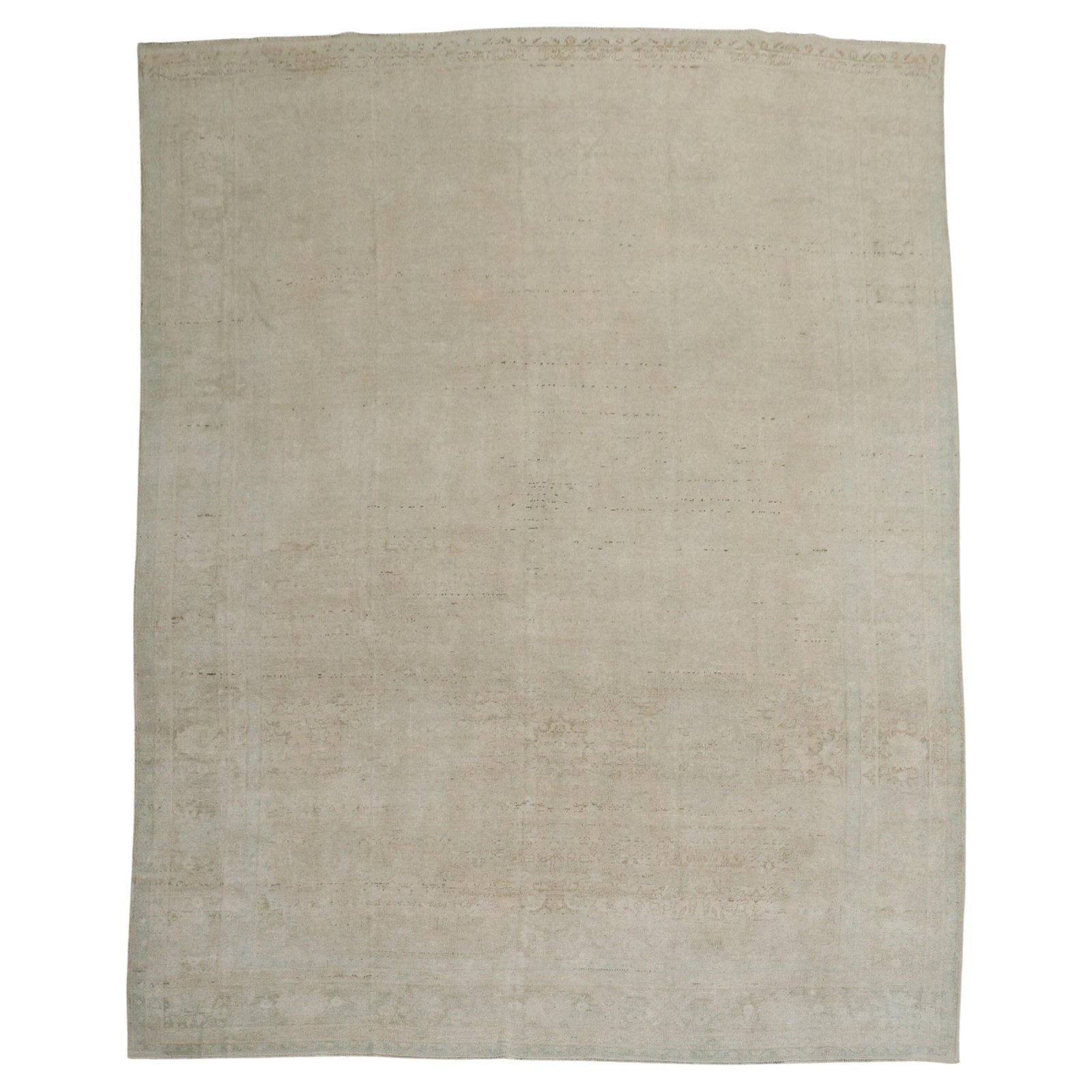 Unique Vintage Persian Mahal Wool Room Size Rug 9'9'' x 13'6'': Unique Vintage Persian Mahal Wool Room Size Rug 9'9'' x 13'6'' Discover a stunning vintage Persian Mahal room size rug that elegantly blends modern style with traditional craftsmanship. This unique pi