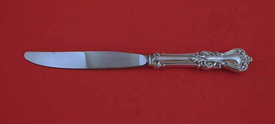 Reed and Barton Marlborough Sterling Silver Dinner Knife 9.5 Inch: Reed and Barton Marlborough Sterling Silver Dinner Knife 9.5 Inch This modern dinner knife from the Marlborough pattern by Reed and Barton is crafted from high-quality sterling silver, featuring a hol