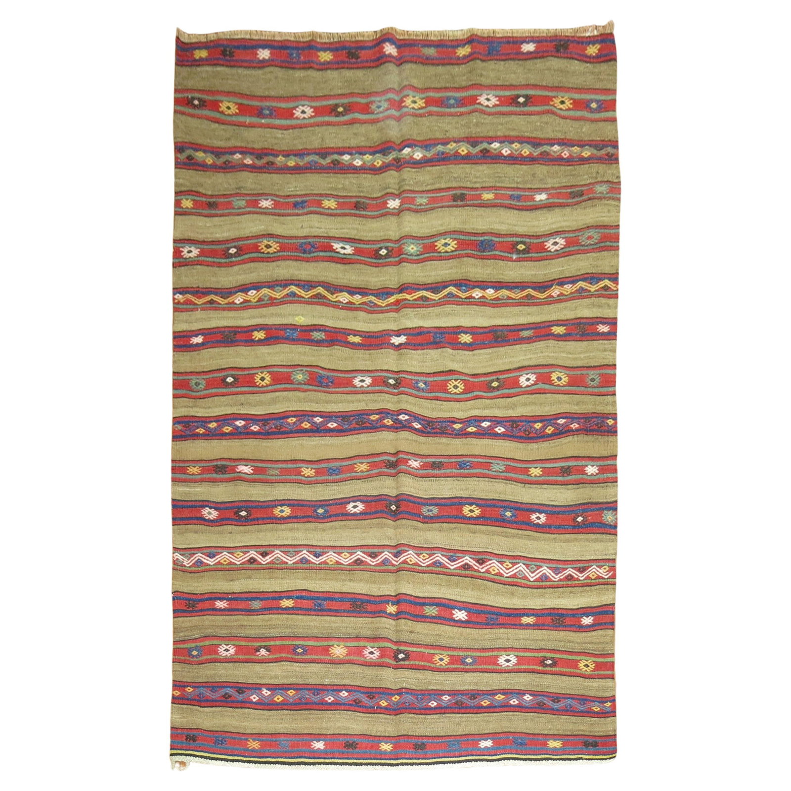 Hand-Woven Rustic Antique Turkish Kilim 60 x 93 inches: Hand-Woven Rustic Antique Turkish Kilim 60 x 93 inches This Rustic Antique Turkish Kilim showcases a charming rustic pattern and is hand-woven from high-quality wool. Originating from Turkey in the 2n