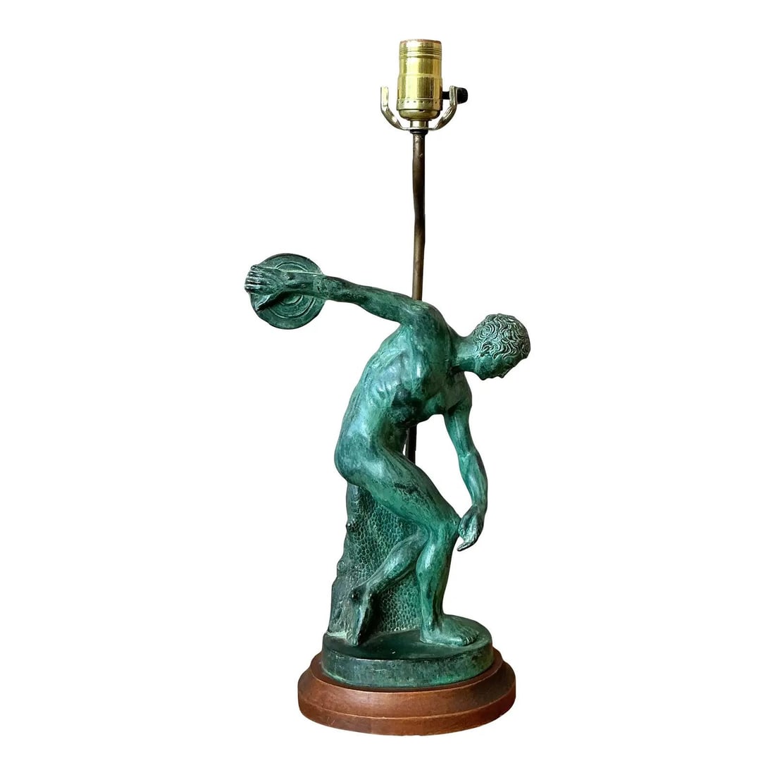 Patinated Metal Table Lamp with Discobolus of Myron Figure on Wood Base: Patinated Metal Table Lamp with Discobolus of Myron Figure on Wood Base This vintage table lamp features a figural base inspired by the classical Discobolus (Discus Thrower) of Myron. The sculpture is