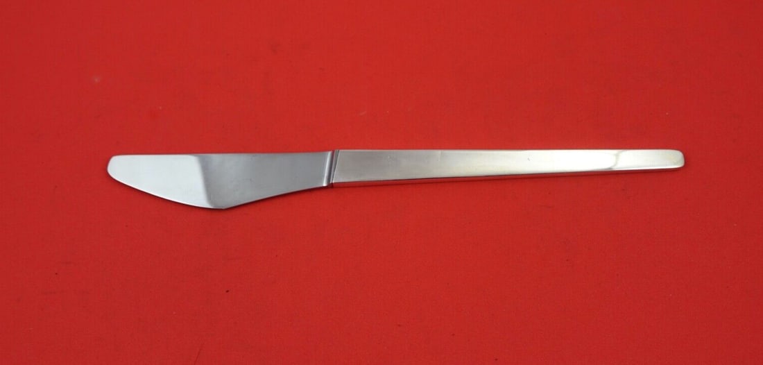 Hans Hansen Hilda Sterling Silver Dinner Knife 8.25": Hans Hansen Hilda Sterling Silver Dinner Knife 8.25" Discover the elegance of the Hilda pattern with this exquisite Danish sterling silver dinner knife by Hans Hansen. Measuring 8 1/4" in length, this