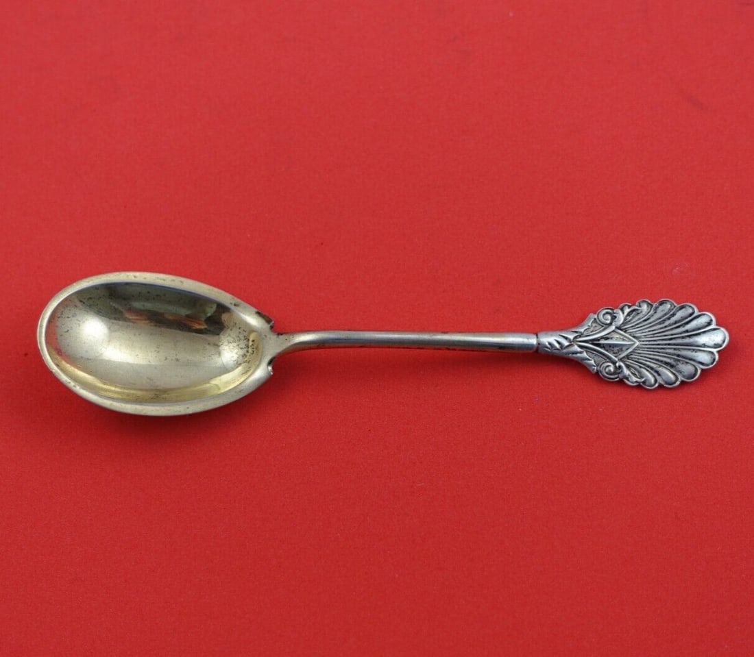 Grecian Gorham Sterling Silver Egg Spoon Gold Wash 4 3/4 Inch: Grecian Gorham Sterling Silver Egg Spoon Gold Wash 4 3/4 Inch This exquisite Grecian egg spoon, crafted by Gorham, features a stunning gold wash finish that enhances its elegant design. Measuring 4 3/