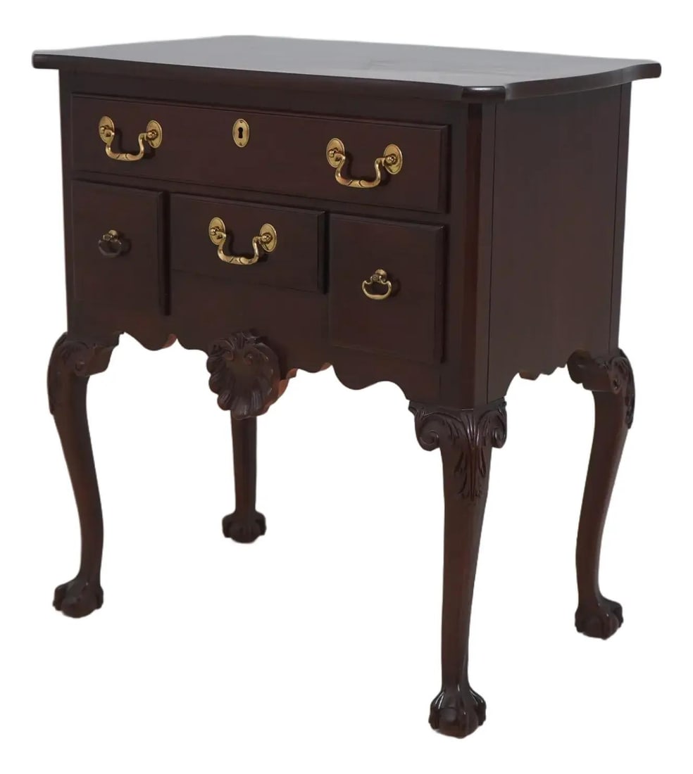 Lexington Heirloom Mahogany 4 Drawer Lowboy with Carved Details (1 of 10)