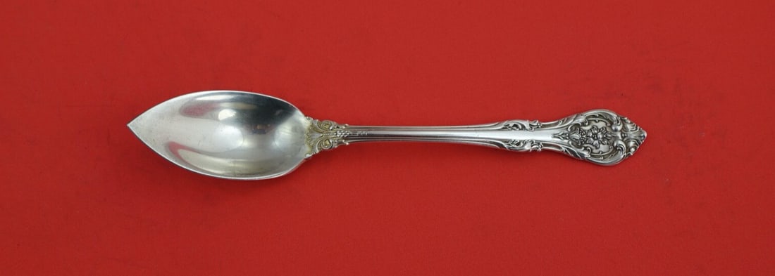 Gorham King Edward Sterling Silver Grapefruit Spoon 5 7/8": Gorham King Edward Sterling Silver Grapefruit Spoon 5 7/8" This exquisite grapefruit spoon is part of the King Edward pattern by Gorham, crafted from high-quality sterling silver. Measuring 5 7/8 inch
