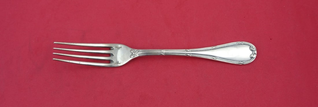 Christofle Rubans Silverplate Salad Dessert Fork 5 3/4": Christofle Rubans Silverplate Salad Dessert Fork 5 3/4" This elegant Rubans salad or dessert fork by Christofle showcases the timeless beauty of silverplate craftsmanship. Measuring 5 3/4 inches, this