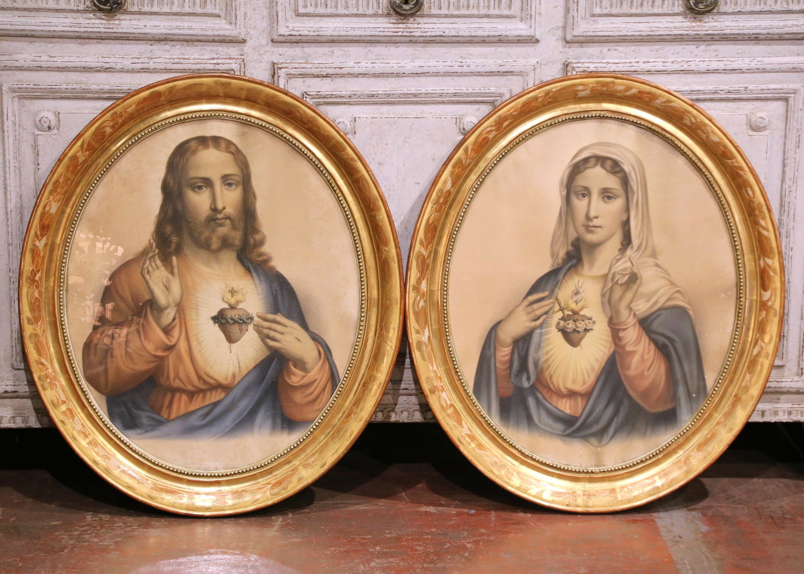 Set of Two Antique French Sacred Heart Religious Prints in Oval Giltwood Frames (1 of 13)