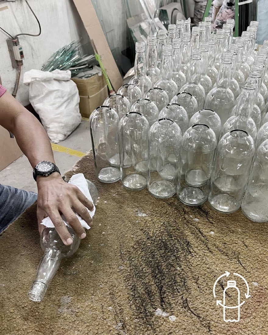 Currey Braithwell Recycled Glass Wrought Iron Chandelier 25.75H 29.50W 29.50D (1 of 3)