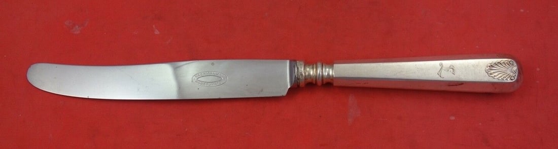 Finland Sterling Silver Dinner Knife Shell Design 10 Inches 1929: Finland Sterling Silver Dinner Knife Shell Design 10 Inches 1929 This exquisite Finland sterling silver dinner knife features a shell design and is crafted from .813 silver, made in Turkey circa 1929.