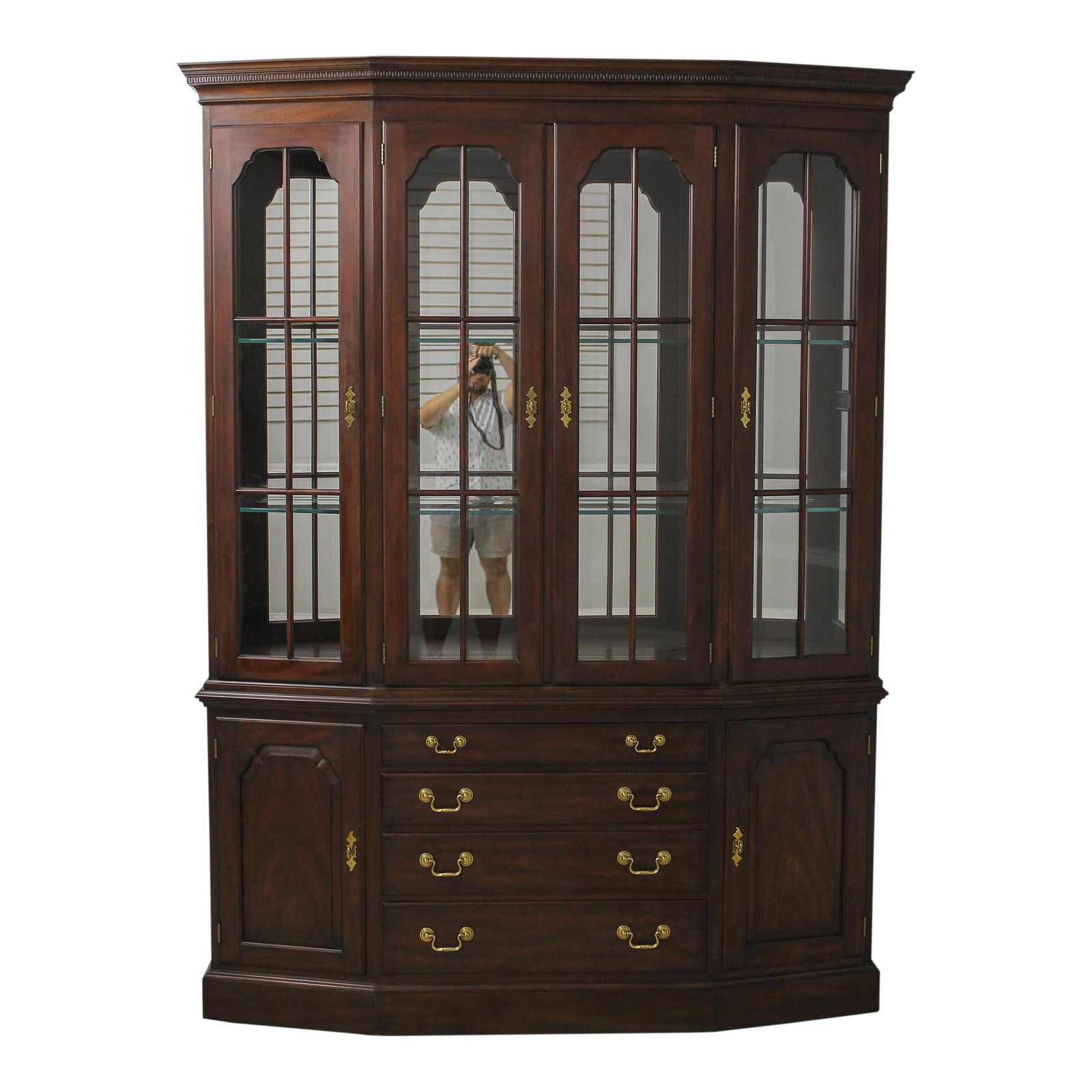 Henkel Harris 2363 Solid Mahogany Lighted China Cabinet (1 of 10)