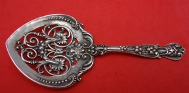 Gorham H 46 Sterling Silver Nut Spoon 1901 Hand Cast Monogrammed: Gorham H 46 Sterling Silver Nut Spoon 1901 Hand Cast Monogrammed This exquisite nut spoon is crafted from sterling silver and features the H 46 pattern by Gorham. Hand cast and dated 1901, it measures