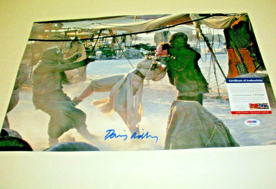 Daisy Ridley Signed Star Wars Rey 11x14 Photo With PSA DNA COA (1 of 1)
