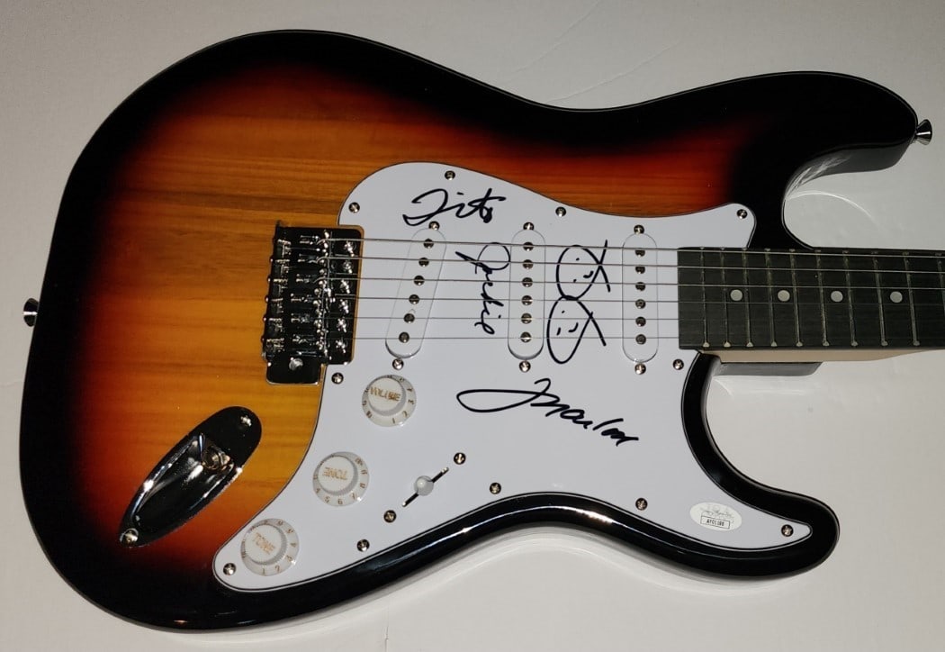 Jackson 5 Autographed Electric Guitar JSA Certified Tito Marlon Jackie Jermaine (1 of 4)