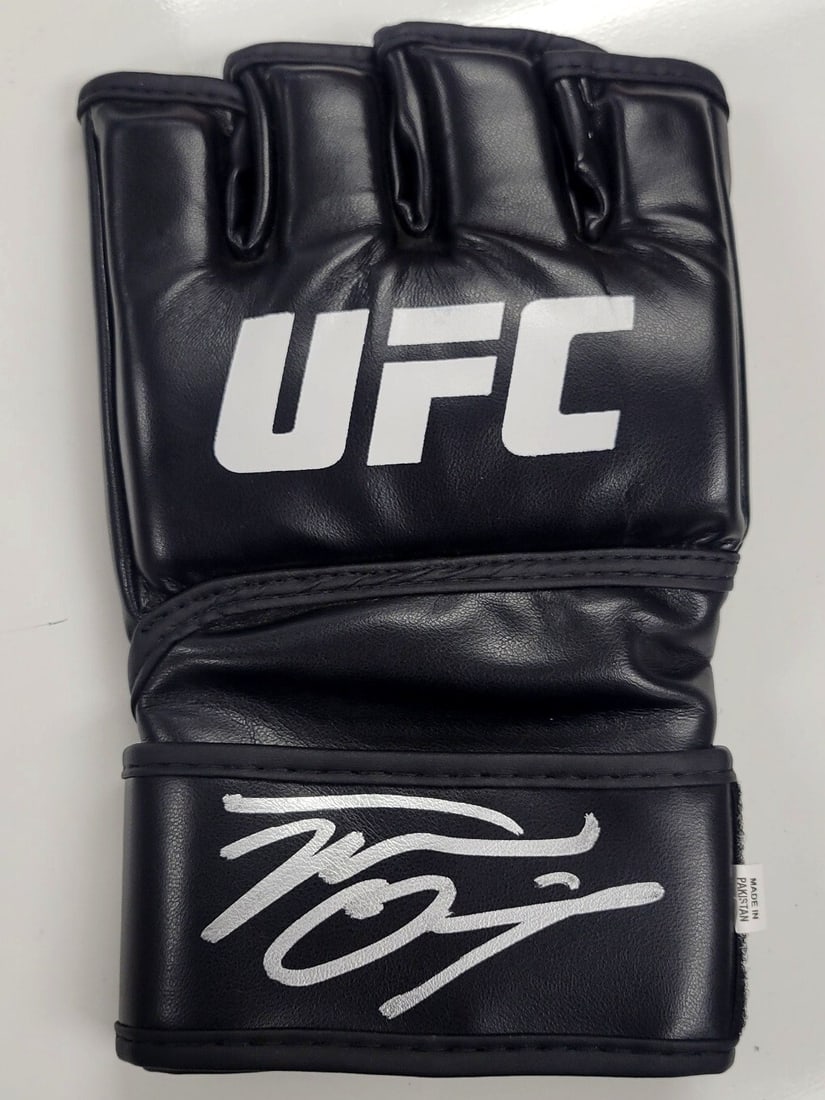 Nate Diaz Signed UFC Glove with Beckett Authentication (1 of 3)