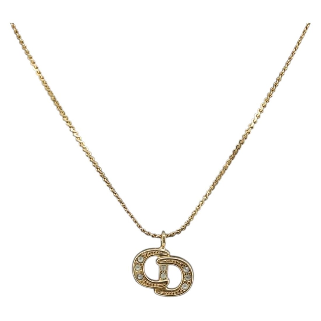 Christian Dior Women's Gold Tone Metal Necklace 44cm Italy: Christian Dior Women's Gold Tone Metal Necklace 44cm Italy This Christian Dior necklace features a gold tone metal design and is crafted for women. It offers a total length of approximately 44 cm (17.