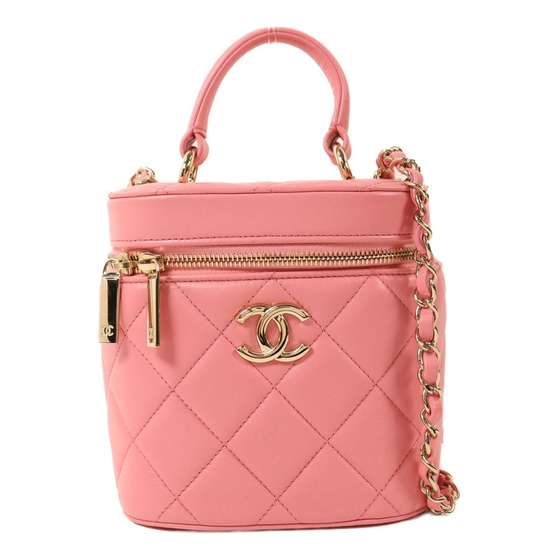 Chanel Trendy CC Vanity Case Pink Lambskin Chain Shoulder Bag Gold Hardware: Chanel Trendy CC Vanity Case Pink Lambskin Chain Shoulder Bag Gold Hardware This CHANEL Trendy CC Vanity Case Chain Shoulder Bag is crafted from luxurious lambskin leather in a pink hue. Designed for 