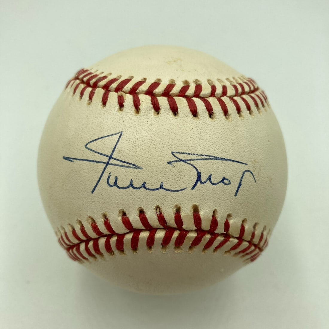 Willie Mays Autographed Official National League Baseball PSA DNA COA: Willie Mays Autographed Official National League Baseball PSA DNA COA This is an Official National League Baseball autographed by legendary MLB player Willie Mays. The baseball comes with a Profession
