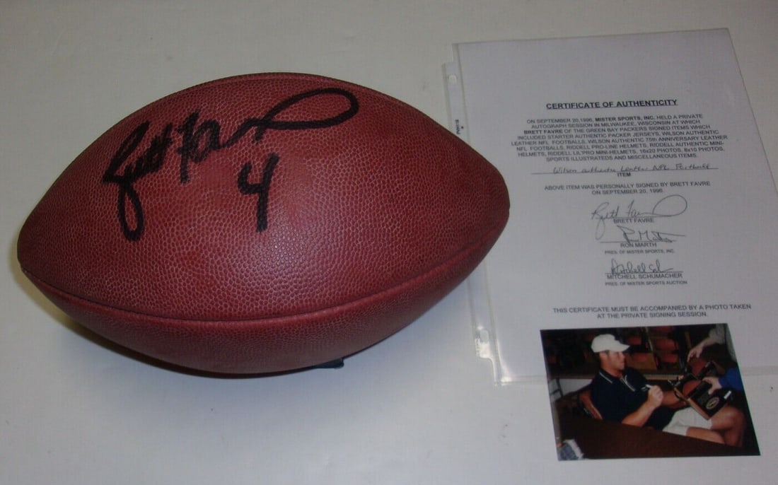 Signed NFL Football Brett Favre Green Bay Packers COA Super Bowl Champion HOF 2019 (1 of 1)