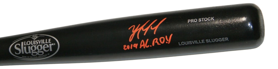 Louisville Slugger Bat Signed by Yordan Alvarez Beckett Authenticated: Louisville Slugger Bat Signed by Yordan Alvarez Beckett Authenticated This 34-inch black Louisville Slugger bat is signed by Yordan Alvarez and features Beckett Authentication Services (BAS) certifica