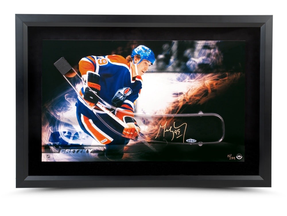 Wayne Gretzky Autographed 24X16 Framed Photo Limited to 199 Upper Deck: Wayne Gretzky Autographed 24X16 Framed Photo Limited to 199 Upper Deck This striking 24x16 framed photo features Wayne Gretzky, one of hockey's greatest players, capturing his iconic stick blade with 