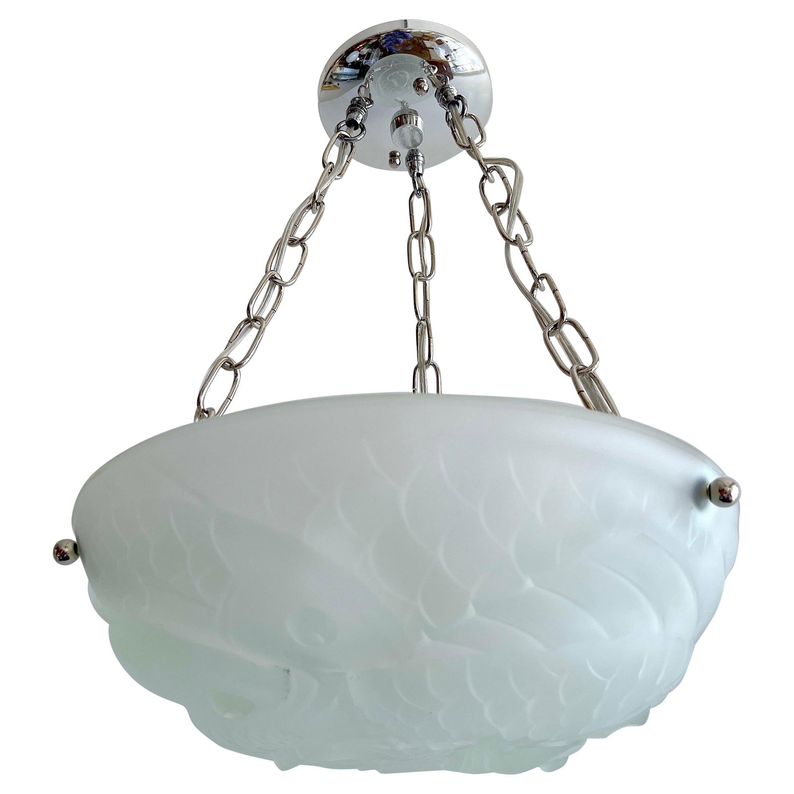 Vintage 1930s Verlys Art Deco Crystal Poisson Chandelier: Vintage 1930s Verlys Art Deco Crystal Poisson Chandelier This stunning Art Deco crystal 'Poisson' chandelier by Verlys, manufactured in the 1930s in France, showcases exquisite craftsmanship from the 