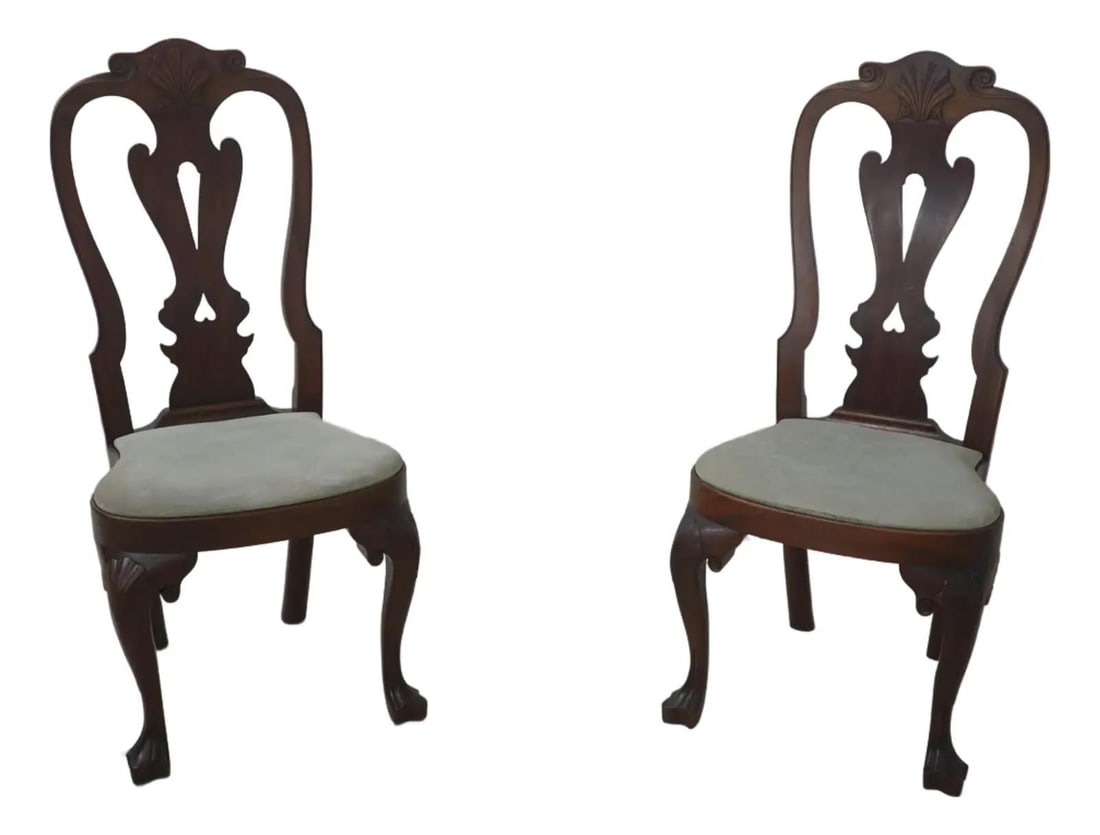 Kittinger CW-146 Colonial Williamsburg Mahogany Side Chairs Pair: Kittinger CW-146 Colonial Williamsburg Mahogany Side Chairs Pair This exquisite pair of Kittinger CW-146 Colonial Williamsburg side chairs showcases the timeless elegance of mahogany craftsmanship. Wi