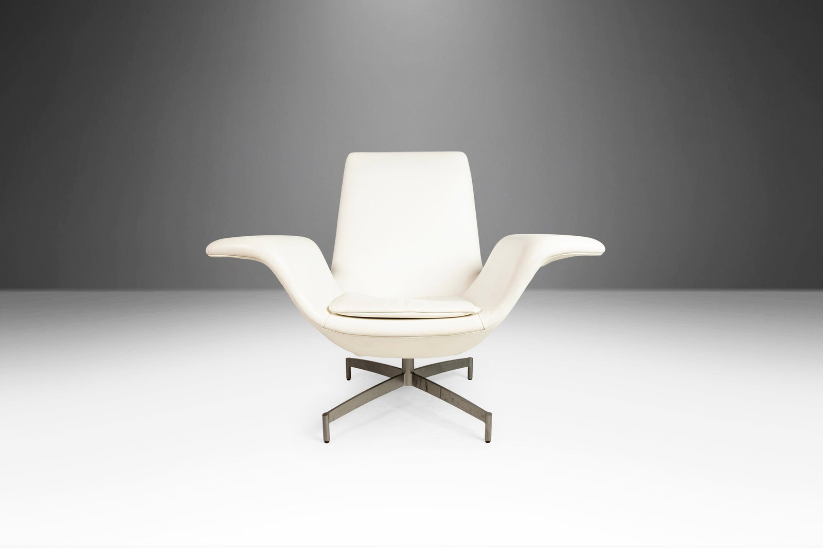 Vintage HBF Dialogue Wing Lounge Chair White Leather 1990s Mid-Century Modern: Vintage HBF Dialogue Wing Lounge Chair White Leather 1990s Mid-Century Modern Discover the Vintage Dialogue Wing Lounge Chair by HBF, a perfect blend of mid-century modern design and contemporary func