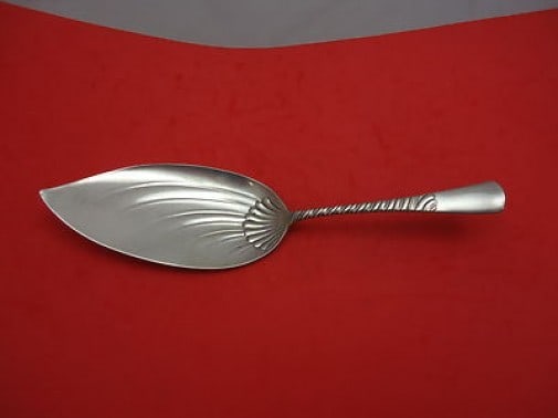 Gorham Colonial Sterling Silver Fish Server 10 3/4 Inch Serving Piece: Gorham Colonial Sterling Silver Fish Server 10 3/4 Inch Serving Piece This exquisite Colonial fish server from Gorham showcases a beautiful design, perfect for any elegant dining occasion. Crafted fro