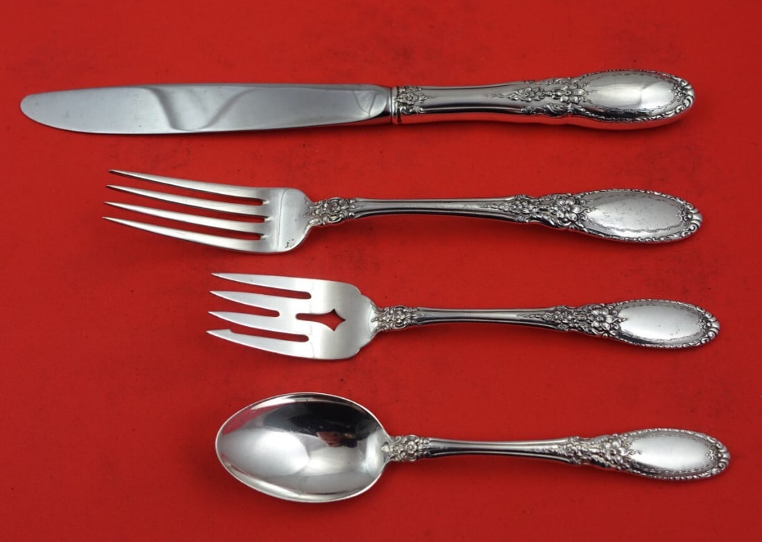 Towle Old Mirror Sterling Silver 4-Piece Dinner Place Setting: Towle Old Mirror Sterling Silver 4-Piece Dinner Place Setting Enhance your dining experience with this exquisite 4-piece place setting from Towle, featuring the timeless Old Mirror pattern. Crafted fr