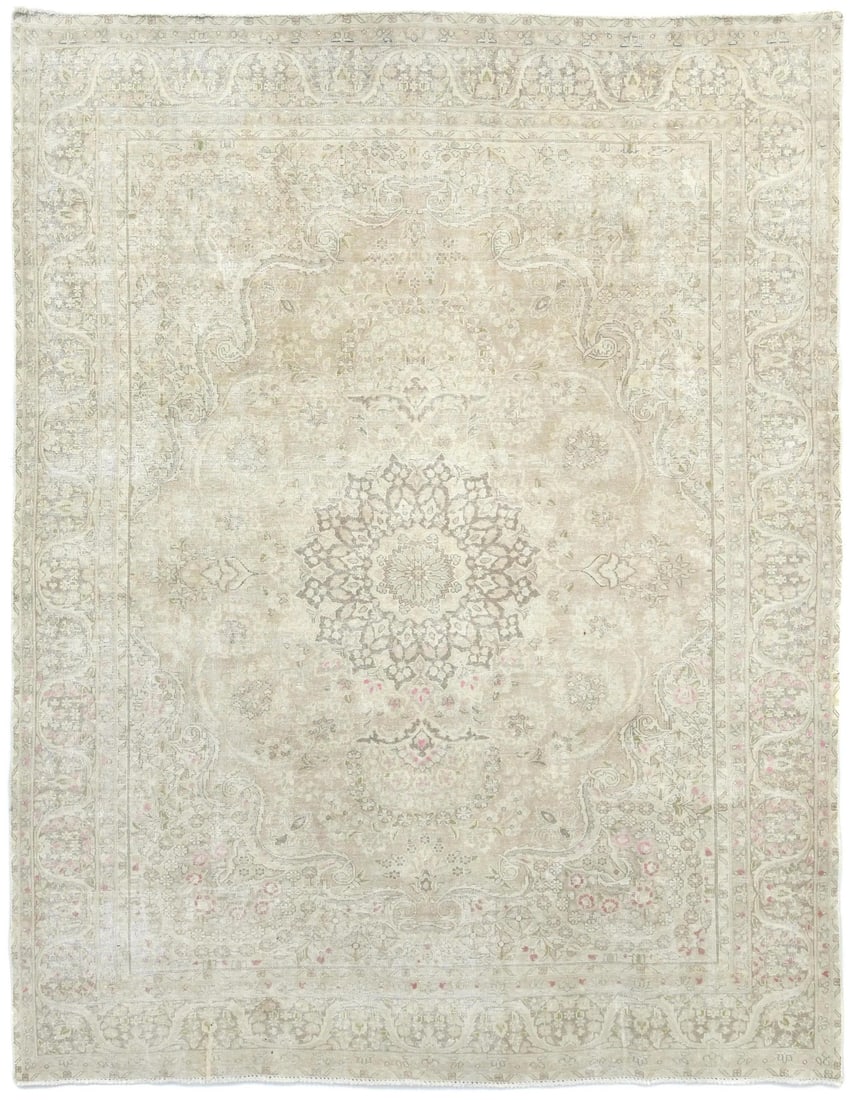 Vintage Handmade Floral Wool Area Rug 8'4 x 10'7 Traditional Design: Vintage Handmade Floral Wool Area Rug 8'4 x 10'7 Traditional Design Enhance your living space with this exquisite handmade muted floral distressed Oriental rug, measuring 8'4" x 10'7". Crafted in