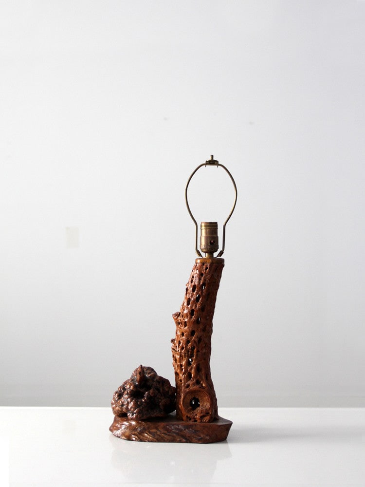 Mid-Century Vintage Burl Wood Lamp with Gold Tone Harp: Mid-Century Vintage Burl Wood Lamp with Gold Tone Harp This mid-century vintage lamp showcases exquisite burl wood, beautifully lacquered to enhance its unique patterns. It features a gold tone harp, 