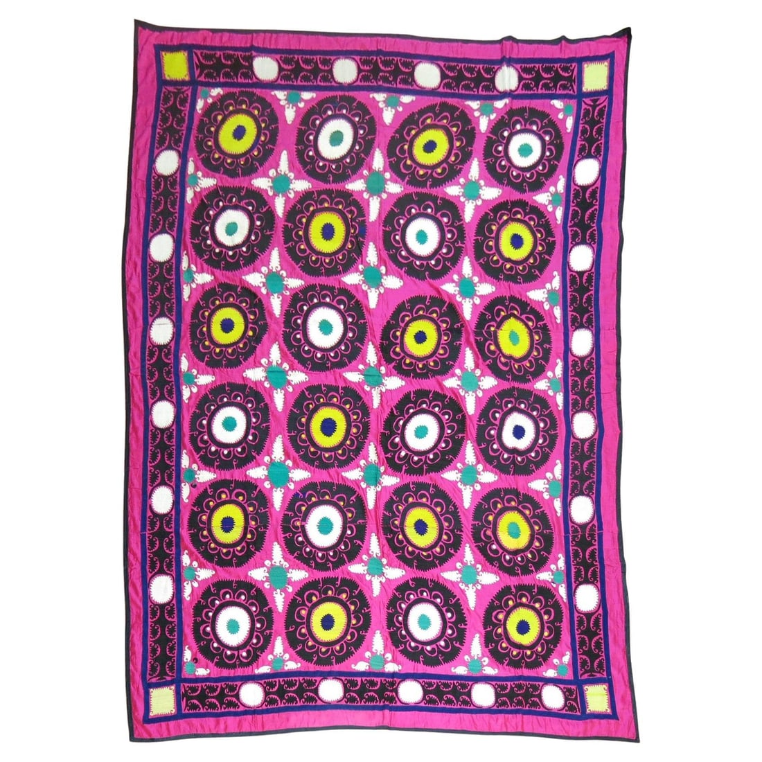 Bright Pink Suzanni Embroidered Textile from Uzbekistan Late 20th Century: Bright Pink Suzanni Embroidered Textile from Uzbekistan Late 20th Century This late 20th century Suzanni textile features bright pink embroidery in a vintage Japonisme style. Crafted from cotton and w