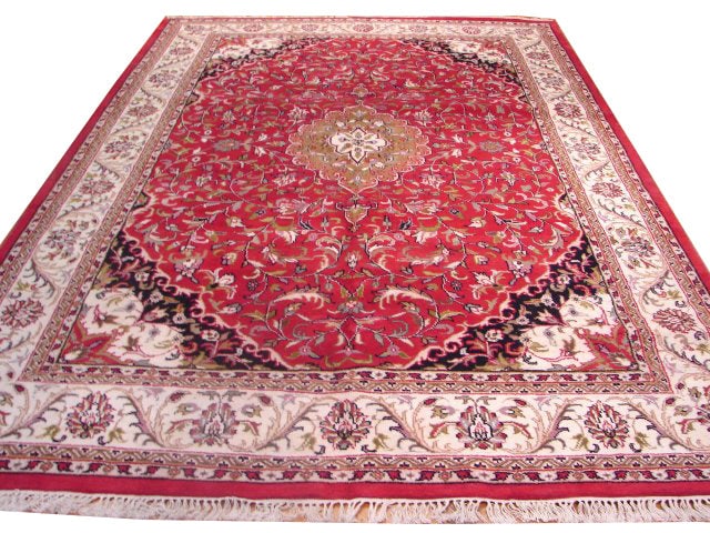 6.7 x 9.5 Handmade Jaipour Wool Area Rug Rose Red: 6.7 x 9.5 Handmade Jaipour Wool Area Rug Rose Red Free continental US Shipping Enhance your living space with this exquisite 6.7 x 9.5 Handmade Jaipour Wool Rug in a stunning rose-red hue. Crafted by 