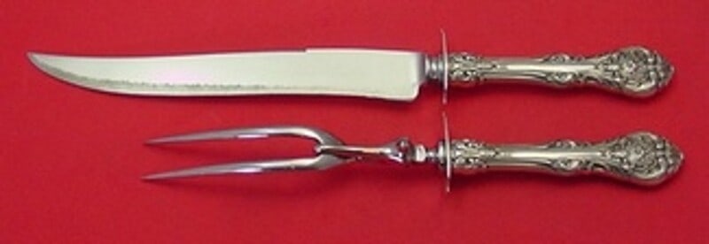Gorham King Edward Sterling Silver 2-Piece Roast Carving Set: Gorham King Edward Sterling Silver 2-Piece Roast Carving Set This exquisite 2-piece roast carving set features the elegant King Edward pattern by Gorham, crafted from sterling silver. The set includes