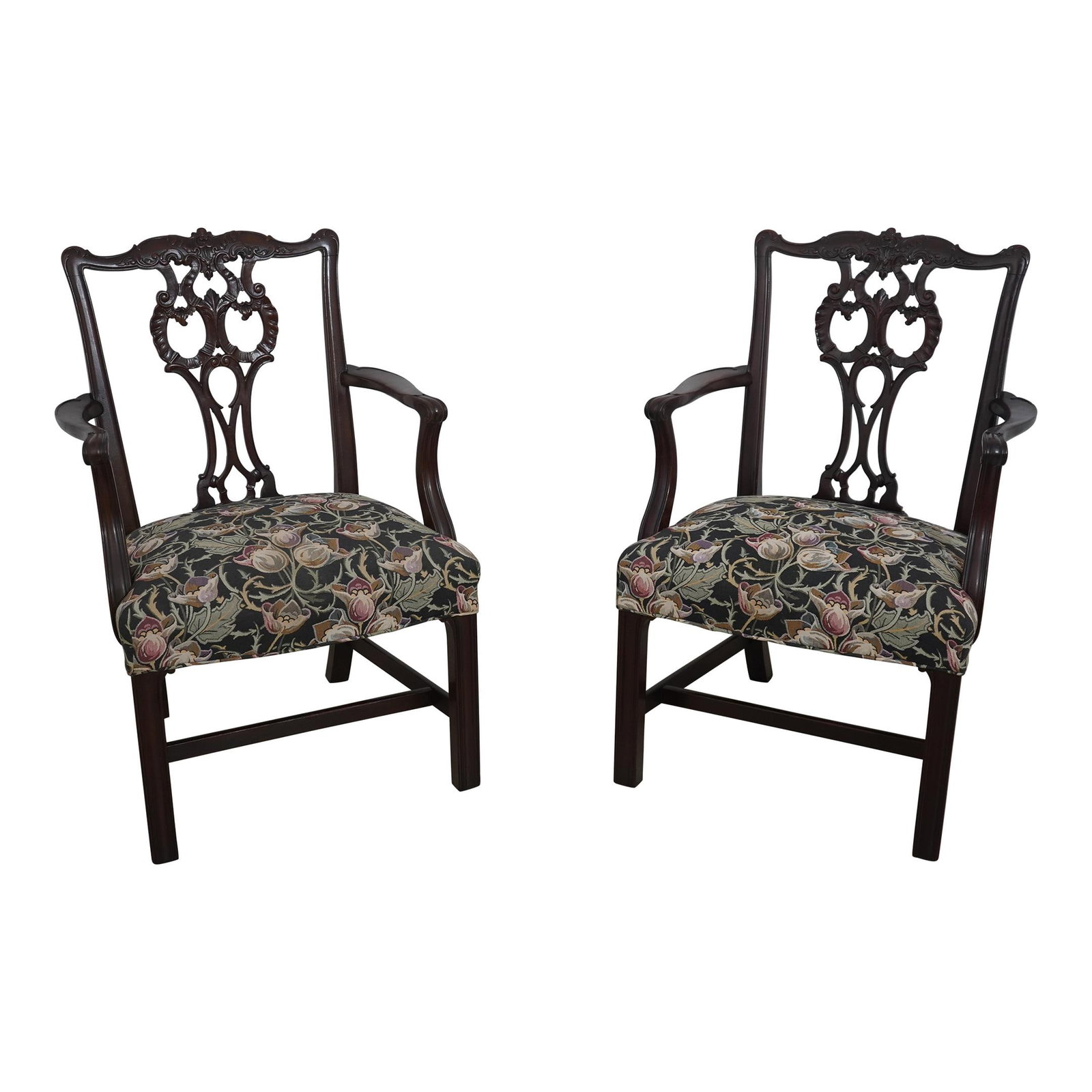 Vintage Rococo Chippendale Mahogany Armchairs Pair 1930s: Vintage Rococo Chippendale Mahogany Armchairs Pair 1930s This exquisite pair of vintage Rococo Chippendale armchairs, crafted in the 1930s, showcases fine carved details and high-quality construction 
