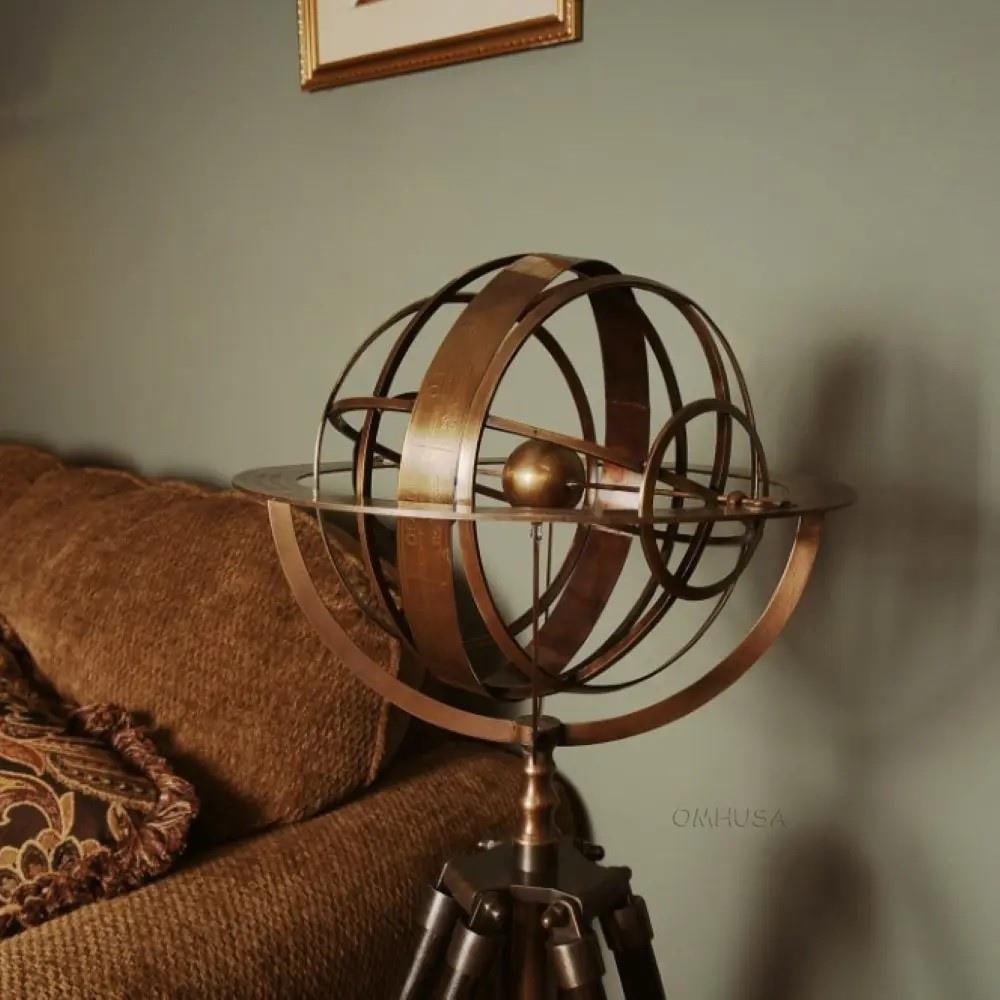 Victorian Style Brass Sundial with Zodiac Design and Wooden Stand: Victorian Style Brass Sundial with Zodiac Design and Wooden Stand This exquisite Classic Brass Sundial features intricate zodiac details and is crafted in a charming antique or vintage style. Designed