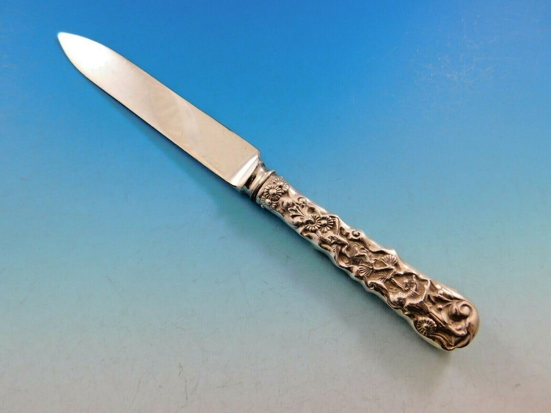 Gorham Hizen Sterling Silver Game Knife with Stag Design 8 1/4": Gorham Hizen Sterling Silver Game Knife with Stag Design 8 1/4" This exquisite Hizen pattern game knife by Gorham showcases a stunning design crafted from sterling silver, dating back to 1850-1899. Th