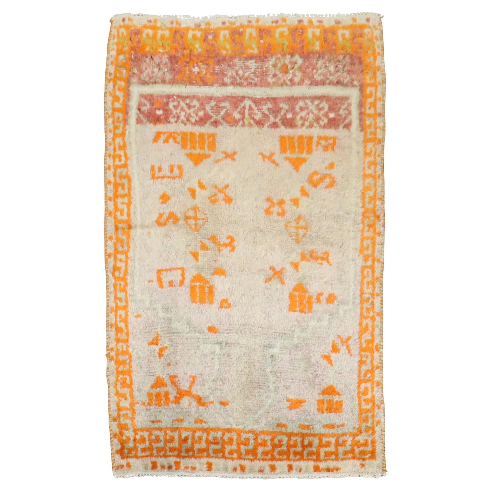 Antique Turkish Oushak Hand-Woven Small Rug 32 x 53 Inches: Antique Turkish Oushak Hand-Woven Small Rug 32 x 53 Inches Discover the beauty of the Zabihi Collection with this exquisite Antique Turkish Oushak Small Rug. Measuring 32 inches in width and 53 inches