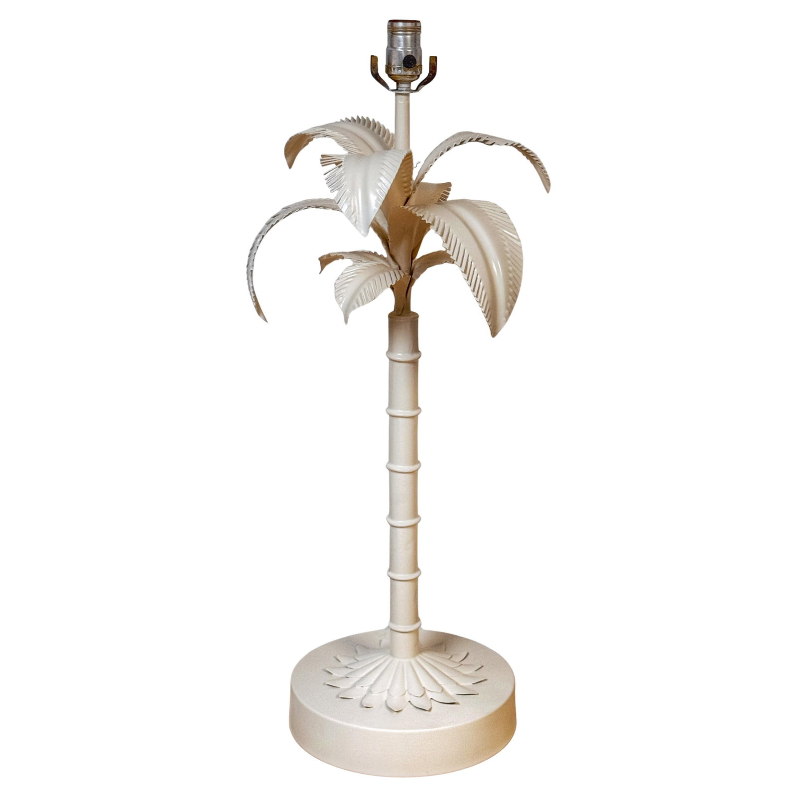 Vintage 1950s Hollywood Regency White Lacquer Tole Palm Tree Lamp: Vintage 1950s Hollywood Regency White Lacquer Tole Palm Tree Lamp Elevate your interior decor with this striking Large Scale Hollywood Regency White Lacquered Tole Palm Tree Lamp. Crafted from durable