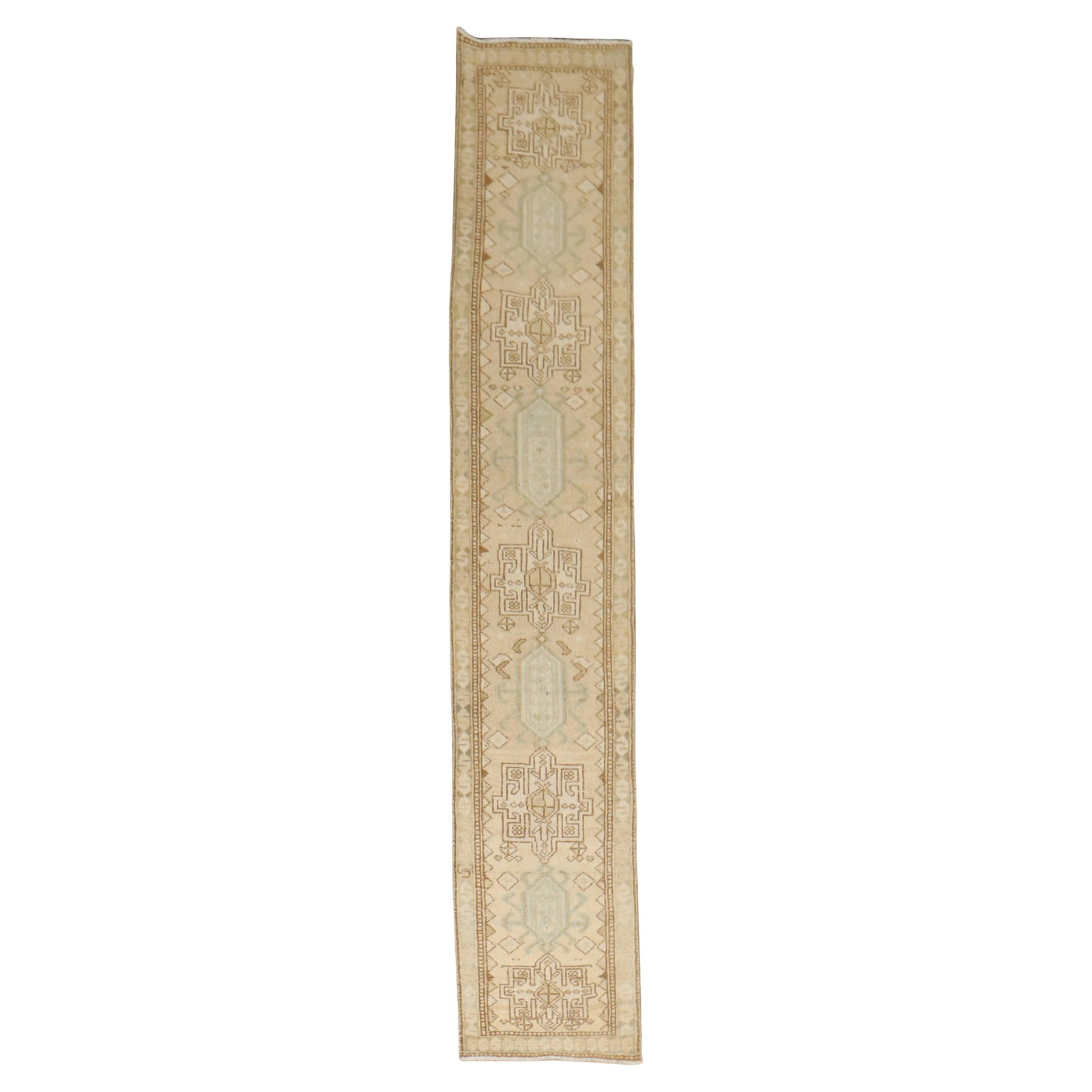 Narrow Antique Persian Heriz Runner 21 x 120 in Hand-Woven Wool Iran: Narrow Antique Persian Heriz Runner 21 x 120 in Hand-Woven Wool Iran Explore the beauty of this narrow antique Persian Heriz runner, a captivating addition to any space. Hand-woven from high-quality w