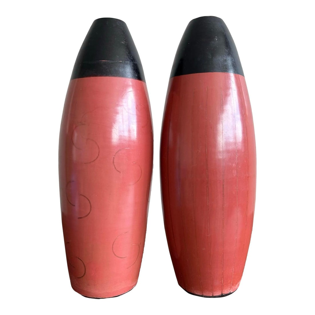 Mid-Century Terracotta Vases Set of 2 with Black Tops: Mid-Century Terracotta Vases Set of 2 with Black Tops This set of two vintage boho glazed terracotta vases features striking elongated shapes that bring understated elegance to any space. The warm ter