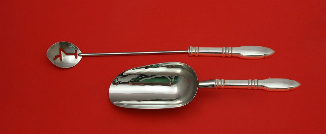 Graff W & D Robert Bruce Sterling Silver Bar Set 2pc Custom Made: Graff W & D Robert Bruce Sterling Silver Bar Set 2pc Custom Made Elevate your entertaining experience with this exquisite two-piece bar set by Graff W & D, crafted in sterling silver. The set features