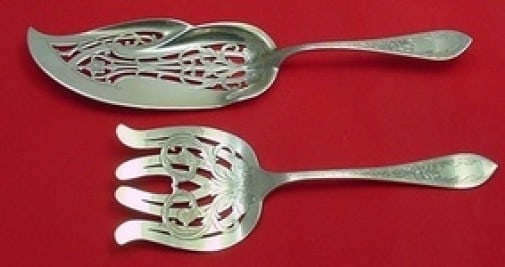 Frank Whiting Sterling Silver Fish Set Engraved 11.5in Knife 9.75in Fork: Frank Whiting Sterling Silver Fish Set Engraved 11.5in Knife 9.75in Fork This exquisite fish set by Frank Whiting is crafted from high-quality sterling silver, featuring a beautifully pierced design w
