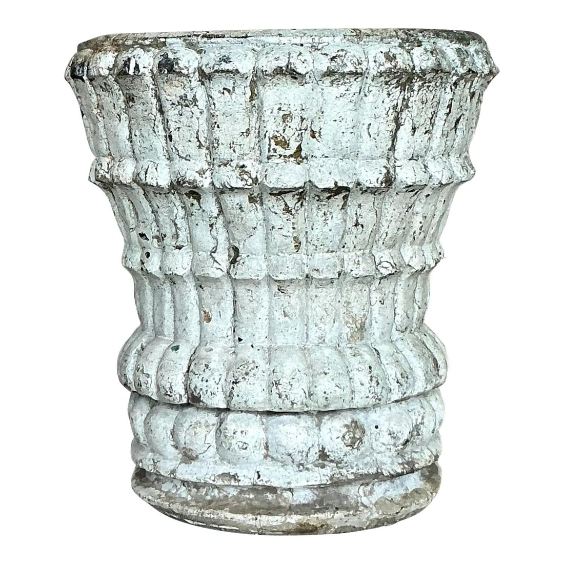 Vintage Boho Cast Stone Planter with Weathered Patina: Vintage Boho Cast Stone Planter with Weathered Patina Elevate your home decor with this stunning mid-20th century Boho cast stone planter. This vintage piece showcases a substantial, sculptural form a