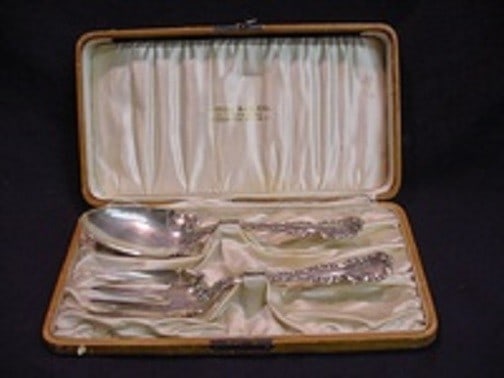 Whiting Louis XV Sterling Silver Salad Serving Set with Leather Box: Whiting Louis XV Sterling Silver Salad Serving Set with Leather Box Elevate your dining experience with this exquisite Louis XV sterling silver salad serving set by Whiting Manufacturing Company, craf