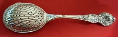Watson Wild Rose Sterling Silver Tea Infuser Spoon 6 1/4": Watson Wild Rose Sterling Silver Tea Infuser Spoon 6 1/4" This exquisite tea infuser spoon measures 6 1/4" and features the elegant Wild Rose pattern by Watson. Crafted from high-quality sterling silv