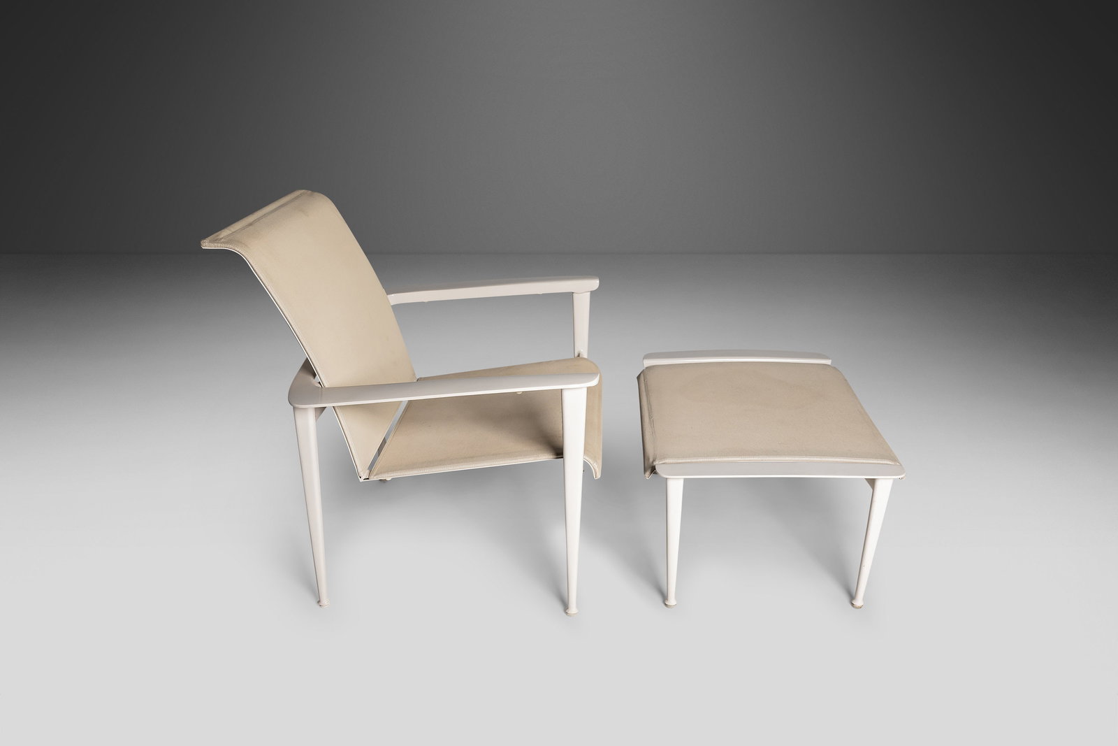 Brown Jordan Flight Sling Lounge Chair and Ottoman Set 2011 USA: Brown Jordan Flight Sling Lounge Chair and Ottoman Set 2011 USA Introducing the Flight Sling Stacking Lounge Chair with Ottoman by Brown Jordan, USA, crafted in 2011. This elegant set blends classic a