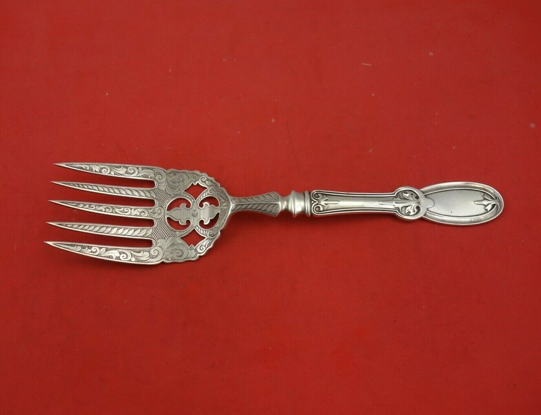 Whiting Gibney Sterling Silver Fish Serving Fork Bright-Cut Design: Whiting Gibney Sterling Silver Fish Serving Fork Bright-Cut Design This exquisite fish serving fork is a stunning example of the Gibney pattern by Whiting, crafted from high-quality sterling silver. F