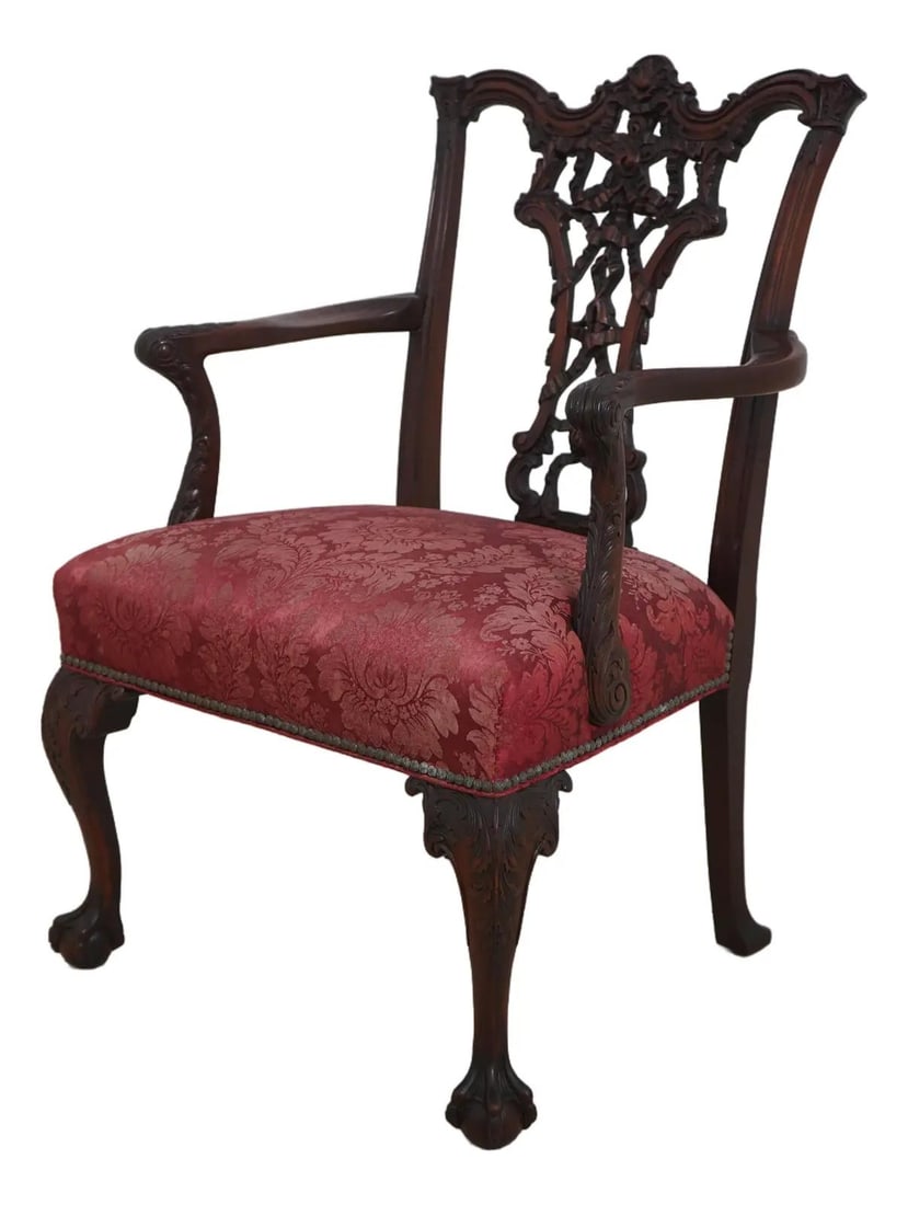Vintage Mahogany Chippendale Style Library Chair with Carved Details: Vintage Mahogany Chippendale Style Library Chair with Carved Details This Vintage Mahogany Carved Chippendale Style Library Chair showcases exquisite craftsmanship and elegant design, making it a time