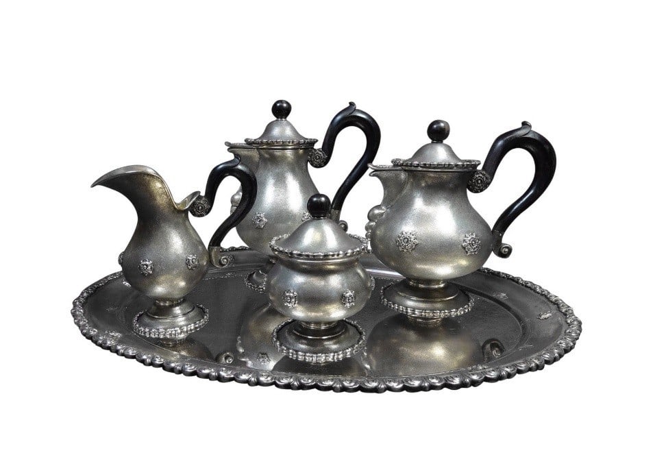 Mario Buccellati 800 Silver 5pc Tea Set with Segrinato Finish: Mario Buccellati 800 Silver 5pc Tea Set with Segrinato Finish Presenting an exquisite 5-piece tea set by Mario Buccellati, crafted in 800 silver with a splendid 'Segrinato' finish. This exceptional te
