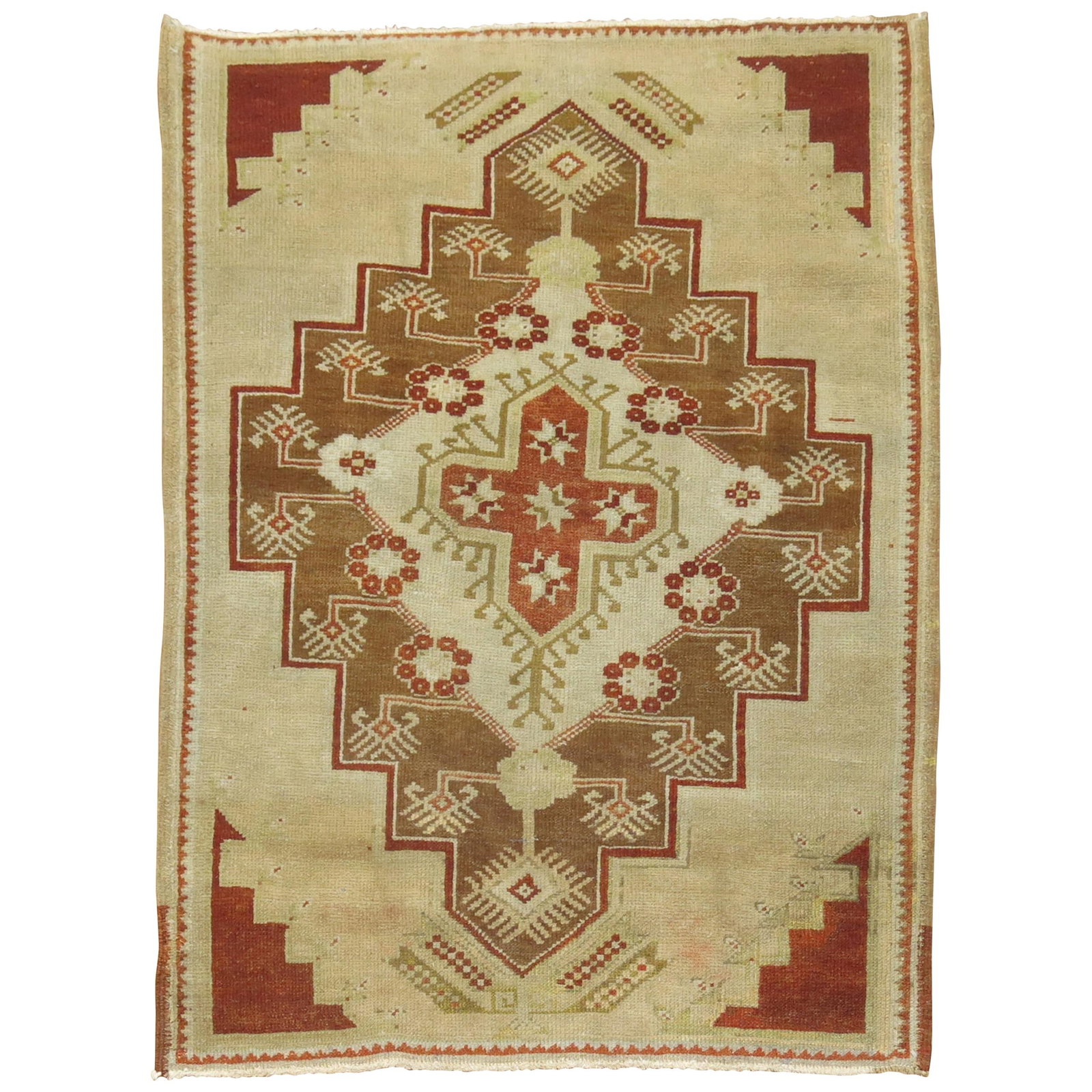 Vintage Zabihi Collection Tribal Turkish Wool Rug 38 x 51: Vintage Zabihi Collection Tribal Turkish Wool Rug 38 x 51 Discover the beauty of this small vintage Turkish Anatolian rug, hand-woven with care from quality wool. This tribal-style rug measures 38 in 